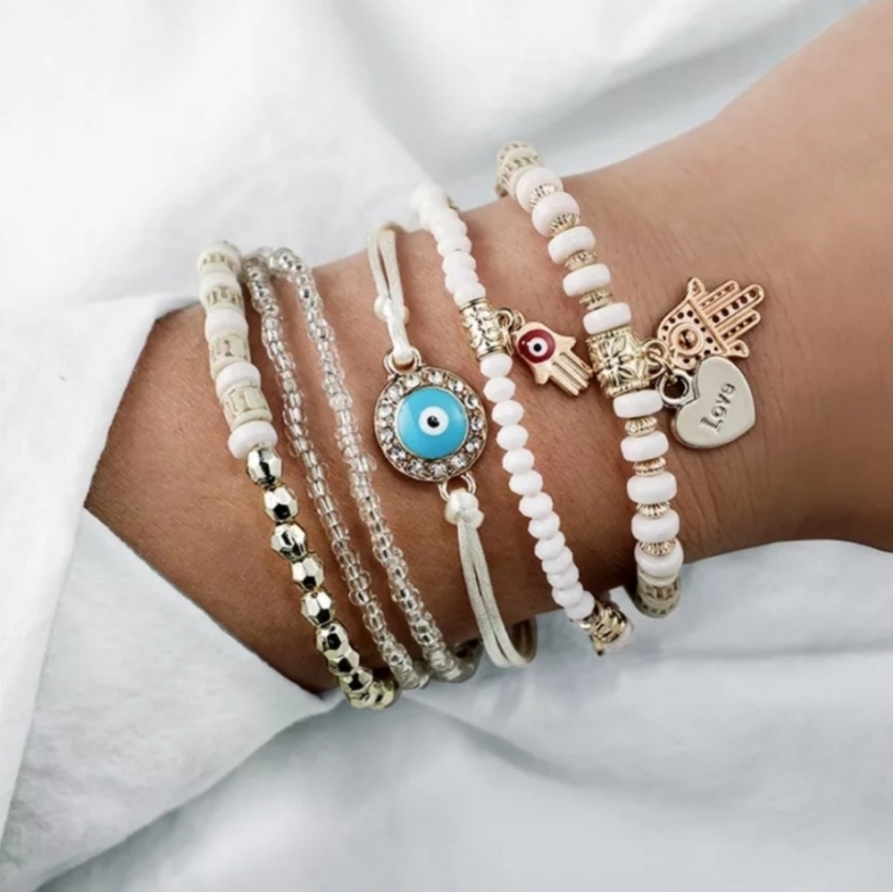 White and gold bracelet set - Picture 2 of 4